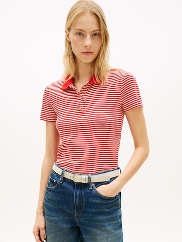 Tricou de la TOMMY HILFIGER pe roșu: față