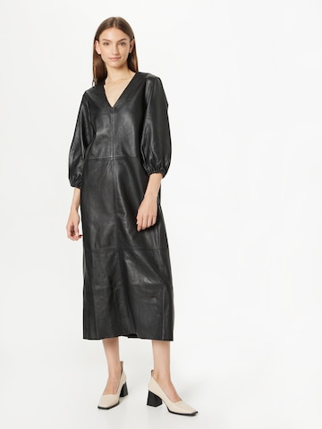 minimum فستان 'TUIA' بلون أسود: الأمام