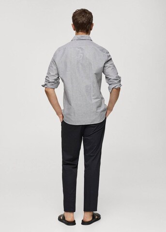 Coupe regular Chemise 'Elda' MANGO MAN en gris