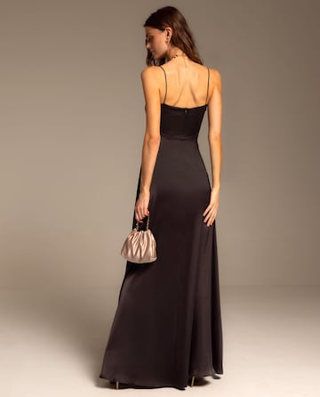 THE-ARE Dress in Brown