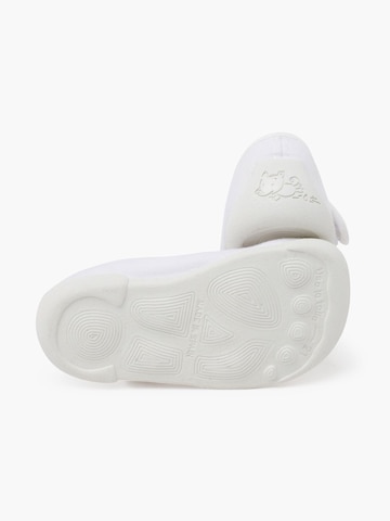 Pisamonas Ballet Flats in White