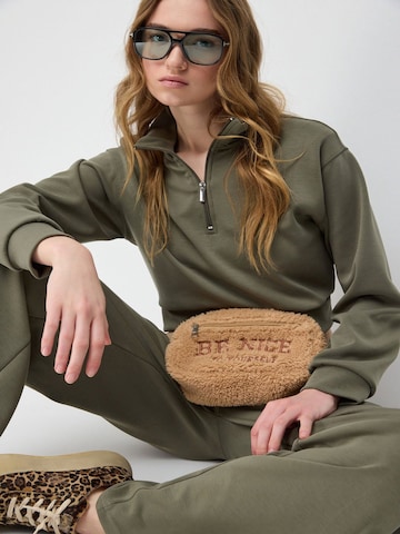 No Matter What Sweatshirt in Grün