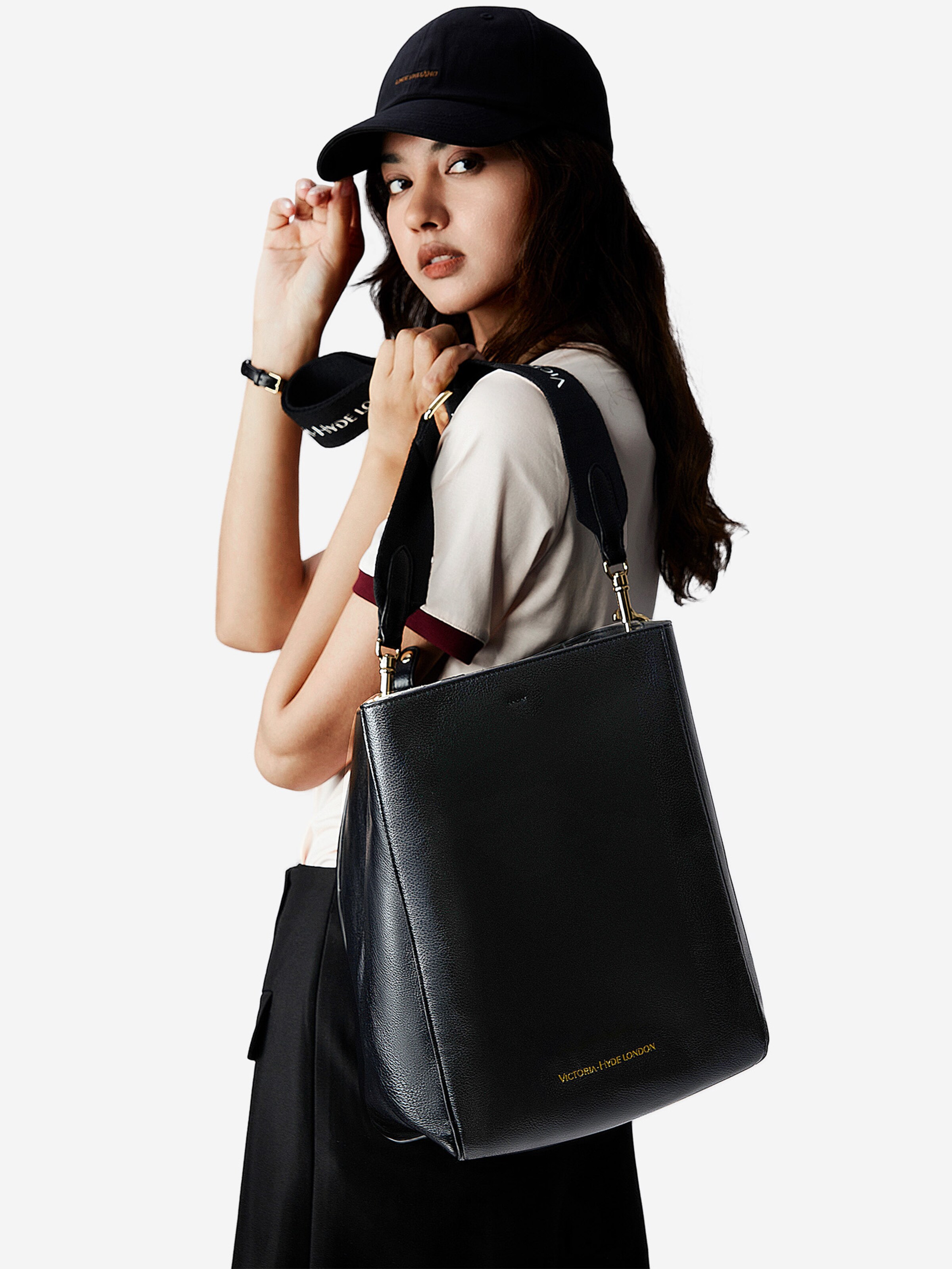 Victoria Hyde Käsilaukku ' Romai ' värissä musta: etupuoli