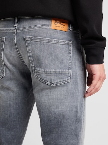 Regular Jean 'RAZOR' DENHAM en gris