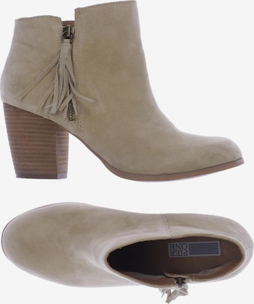 Pier One Dress Boots in 39 in White: front