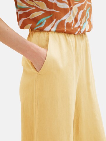 TOM TAILOR Wide leg Pleat-front trousers in Yellow