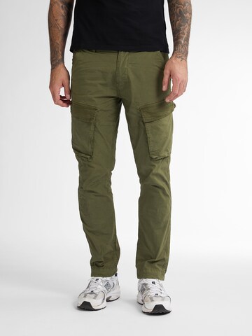 Regular Pantaloni eleganți de la Petrol Industries pe verde: față