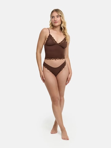 cfab (formerly creamy fabrics) - Top 'Deep Neck Lace Top' en marrón