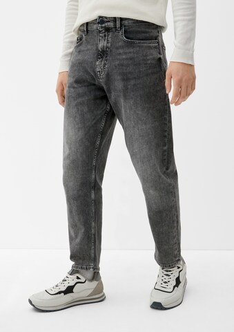 QS Regular Jeans in Grey: front