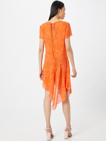 Robe WEEKDAY en orange