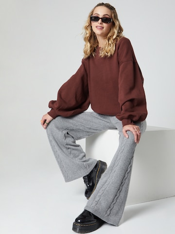 florence by mills exclusive for ABOUT YOU Sweatshirt 'Oak' in Braun