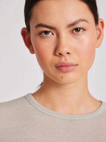 Top 'Thyra' di Gai+Lisva in beige