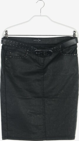 Bréal Skirt in M in Black: front