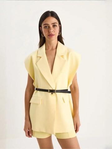 Gilet da completo di Bianco Lucci in giallo: frontale