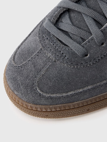 ADIDAS ORIGINALS Сникърси 'Handball Spezial' в сиво