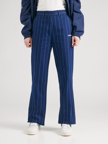 Loosefit Pantalon ADIDAS ORIGINALS en bleu : devant