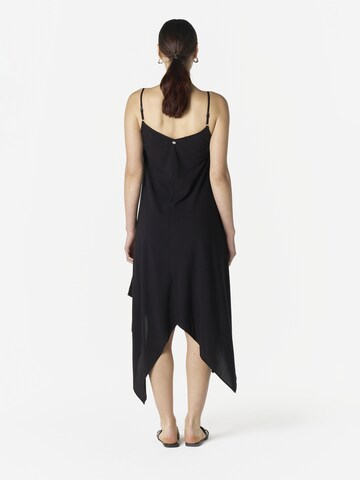 KOROSHI Jurk in Zwart
