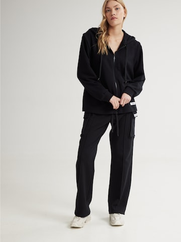 4TAILORS Štandardný strih Nohavice - Čierna