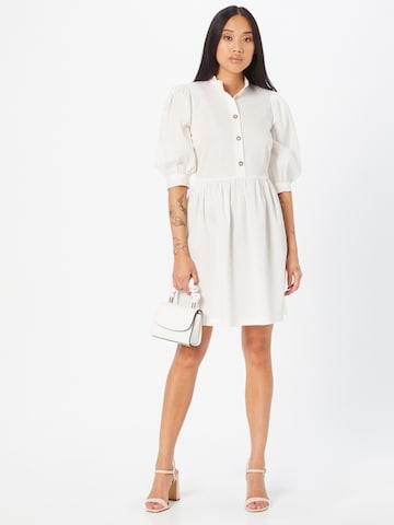 Closet London - Vestido camisero en blanco