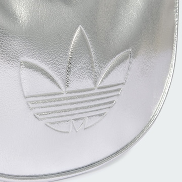 ADIDAS ORIGINALS Τσάντα ώμου 'Adicolor' σε ασημί