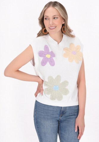 usha FESTIVAL Sweater in White: front