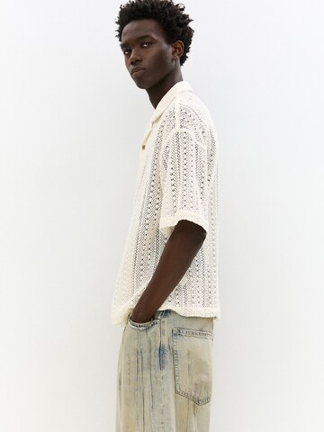 Fit confort Chemise Pull&Bear en blanc : devant