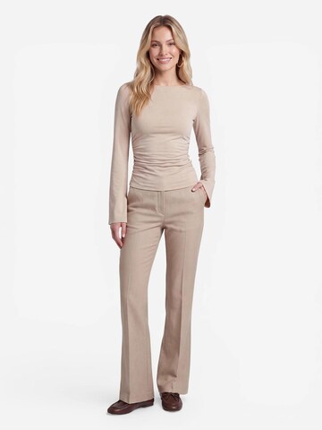 millane Flared Hose in Beige