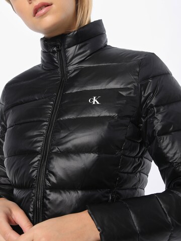 Calvin Klein Jeans - Chaqueta de entretiempo en negro
