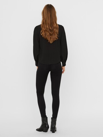 VERO MODA - Blusa 'Maya' en negro