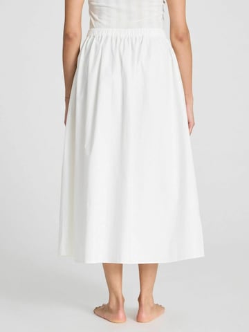 Gonna 'Astrid' di Gai+Lisva in bianco