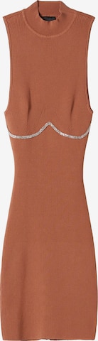 BershkaPletena haljina - smeđa boja: prednji dio