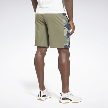 Reebok - regular Pantalón deportivo en verde