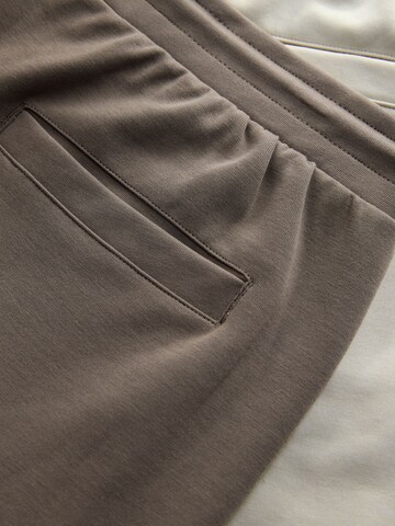 Regular Pantalon Next en marron