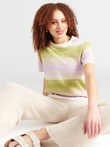 Tricou de la Iriedaily pe bej: față