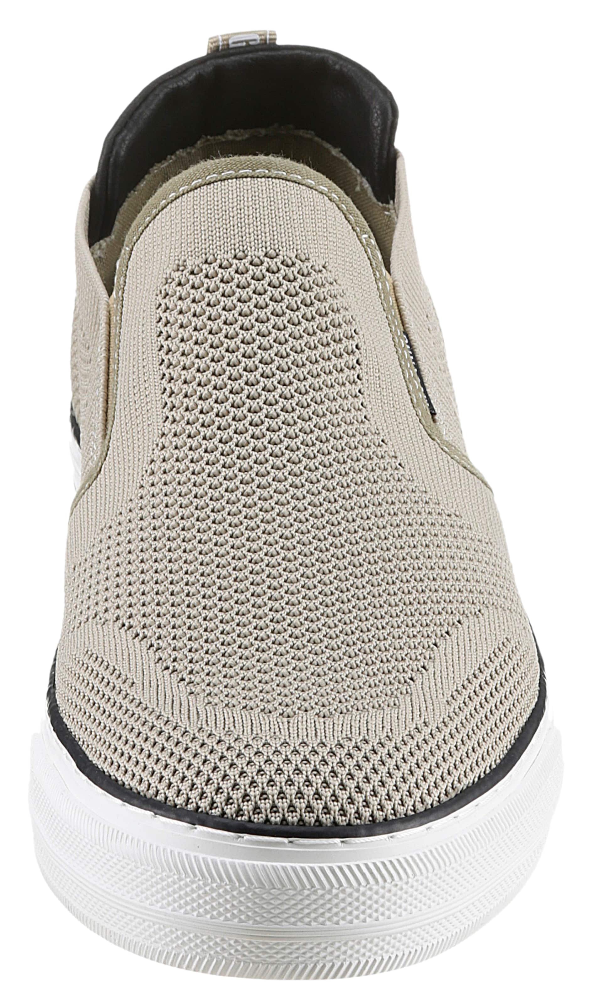 Teniși de la MUSTANG pe gri