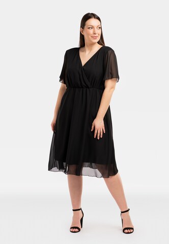 Robe de cocktail 'DENISA' Karko en noir : devant