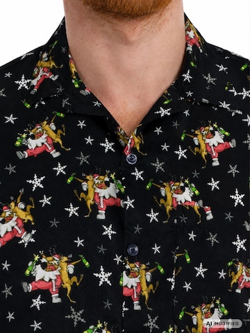 Regular fit Camicia 'Christmas Drunk Santa' di King Kameha in nero