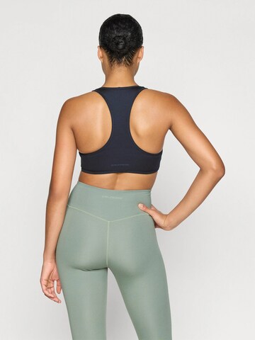 Girlfriend Collective Toppi ' Connie ' värissä musta