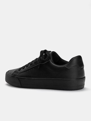 Baskets basses Pull&Bear en noir