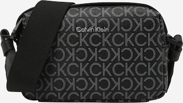 Calvin Klein - Mala de ombro 'Must' em preto: frente