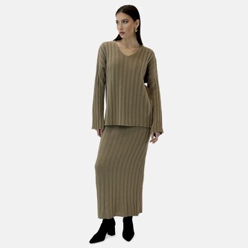 Elara Workwear in Beige: front