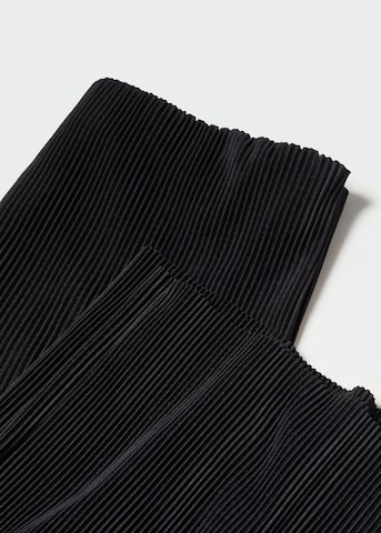 MANGO Široke hlačnice Hlače 'Plisat' | črna barva
