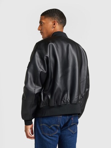 Calvin Klein Jeans Átmeneti dzseki - fekete