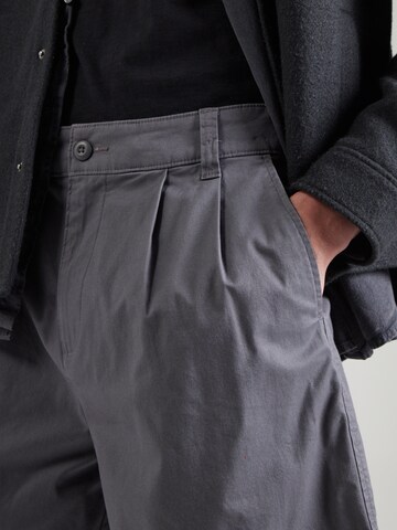 Loosefit Pantaloni con pieghe di HOLLISTER in grigio