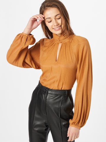 Salsa Blouse in Brown: front