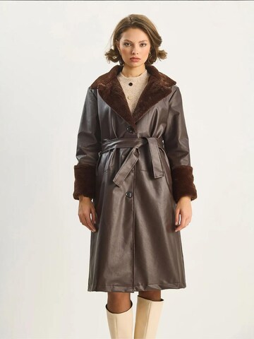 Manteau mi-saison Bianco Lucci en marron : devant