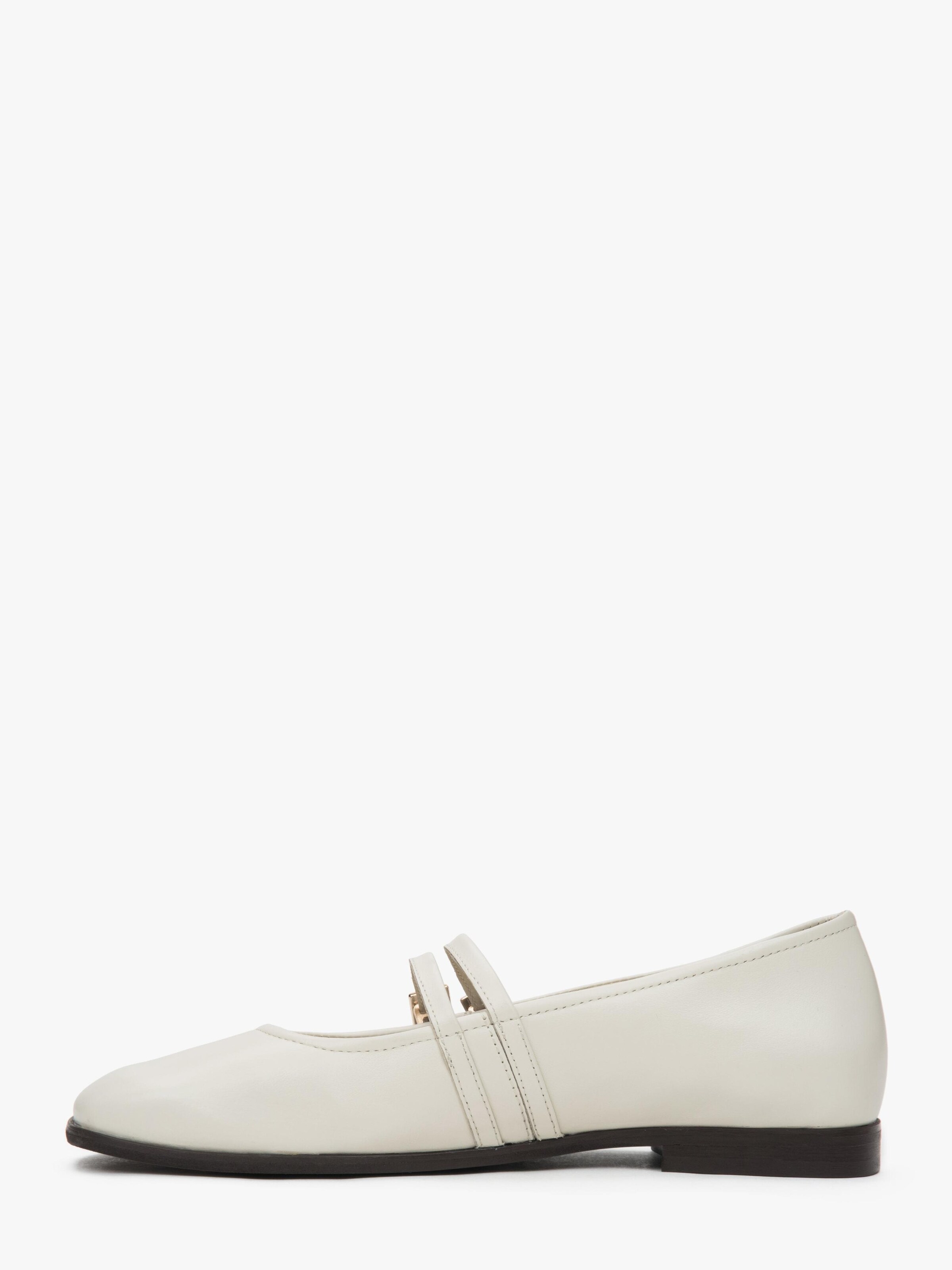 Estro Ballet Flats with Strap '09-28781' in Beige