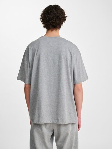 T-Shirt Hummel en gris