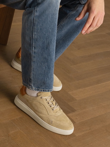 MANFIELD Sneakers laag in Beige