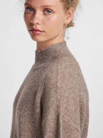 PIECES Sweater 'JANICIA' in Brown